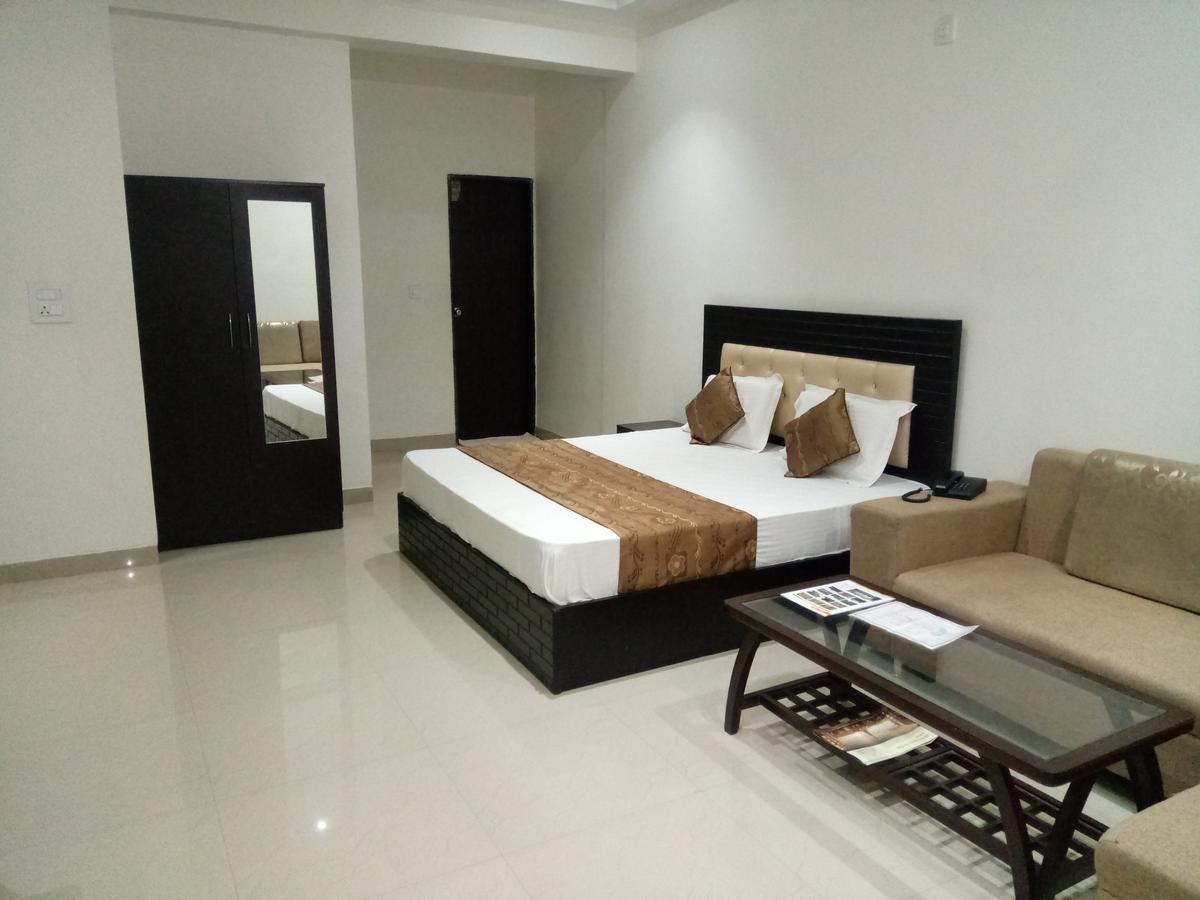 Anamsa Residency Vrindāvan Exterior photo